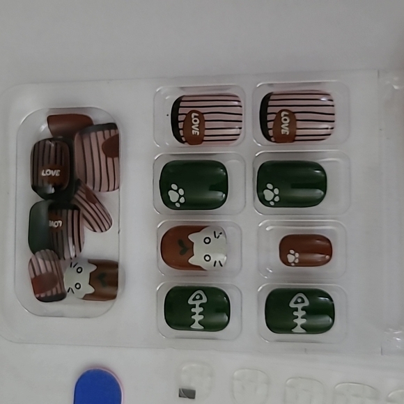 2/$16 Kitty Cat Press On Nails - Picture 12 of 15